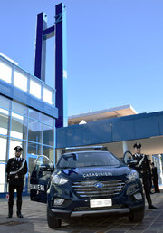 Hyundai-ix35-Fuel-Cell-Carabinieri-Bolzano-3.jpg