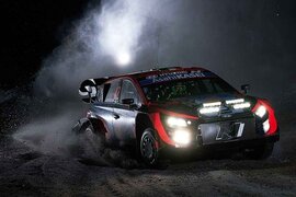 csm_Craig-Breen-fuehrt-im-Hyundai-i20-Rally1-die-Rallye-Schweden-an_9e68eb71e8.jpg
